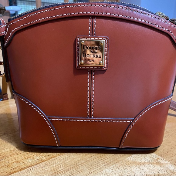 Dooney & Bourke Handbags - Dooney mini bag in excellent condition